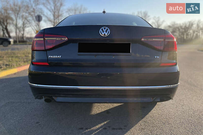 Седан Volkswagen Passat 2018 в Киеве