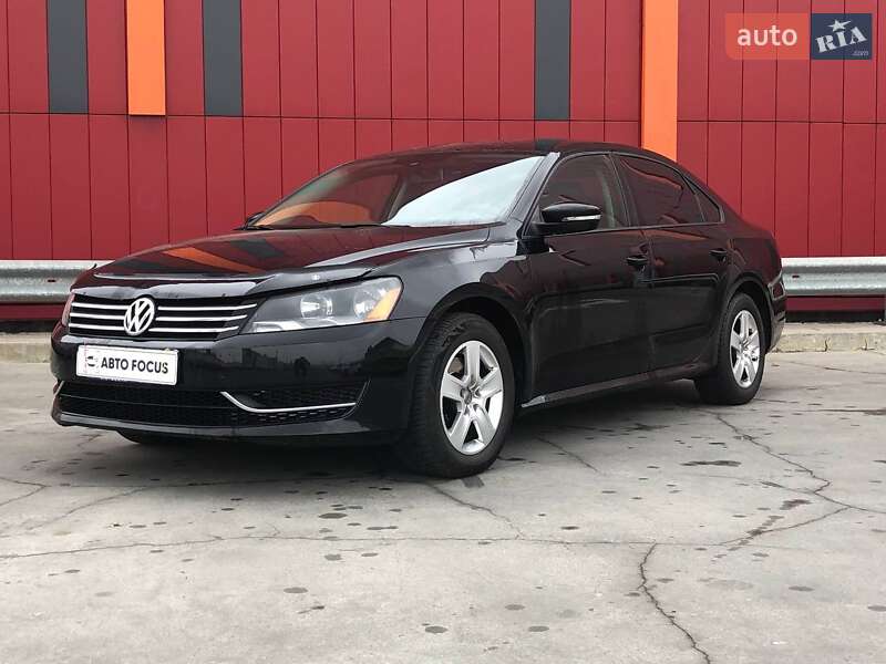 Седан Volkswagen Passat 2012 в Киеве
