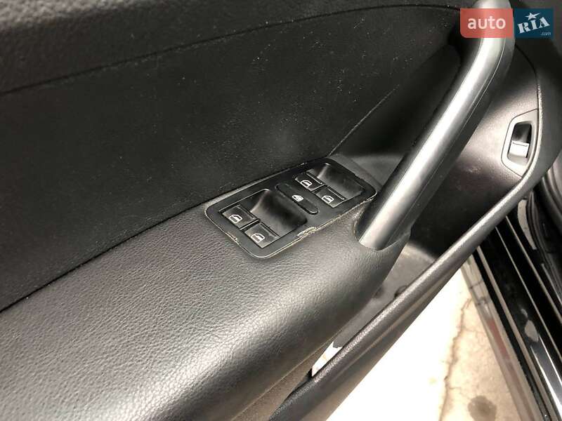 Седан Volkswagen Passat 2012 в Киеве