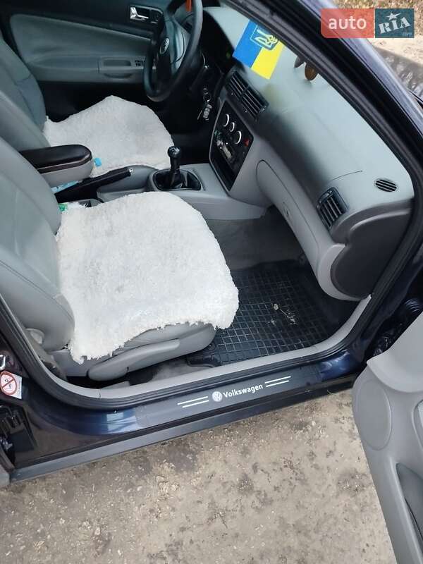 Седан Volkswagen Passat 1997 в Городку