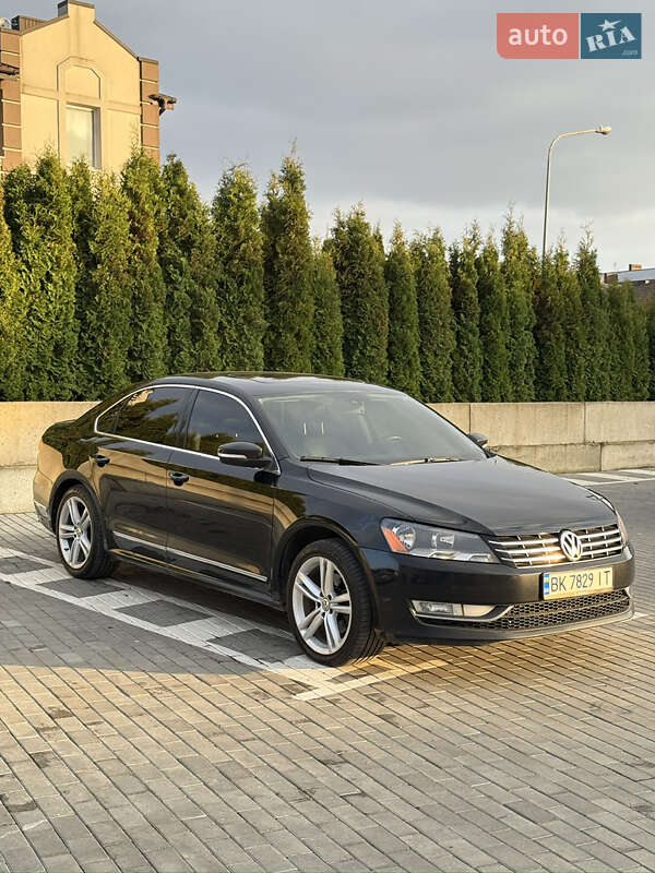 Седан Volkswagen Passat 2013 в Рівному