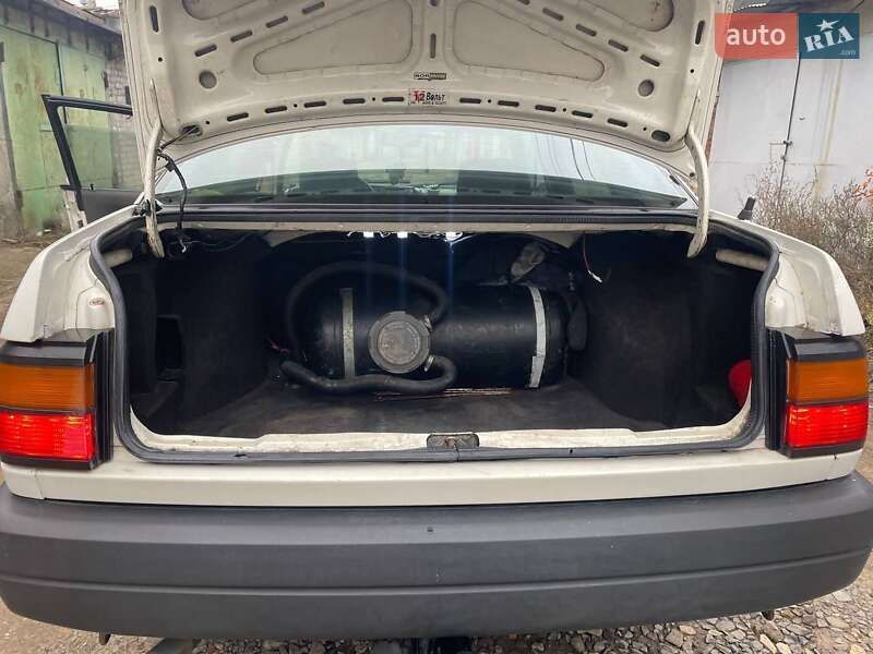 Седан Volkswagen Passat 1989 в Харькове фото 22 Седан Volkswagen Passat 1989 в Харькове