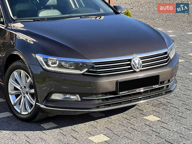 Седан Volkswagen Passat 2015 в Ужгороді