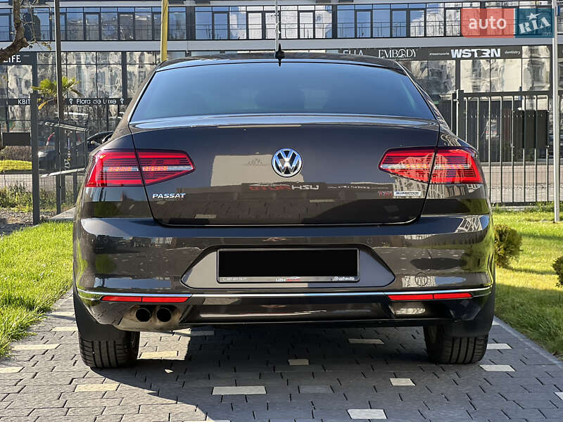 Седан Volkswagen Passat 2015 в Ужгороді
