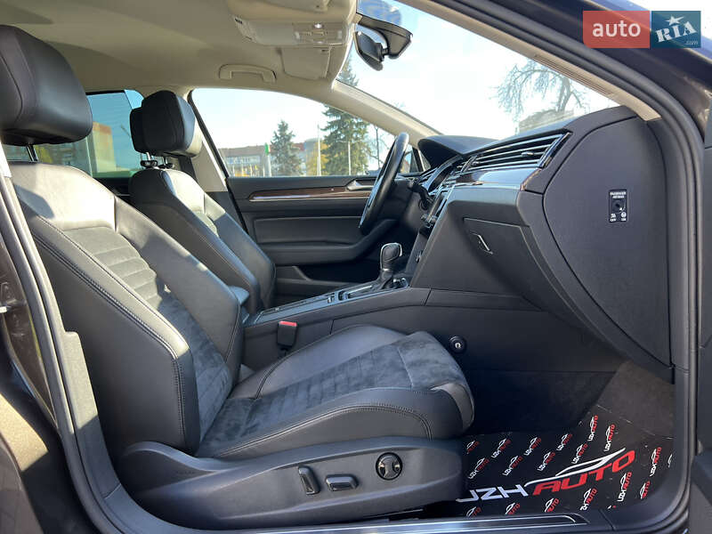 Седан Volkswagen Passat 2015 в Ужгороді