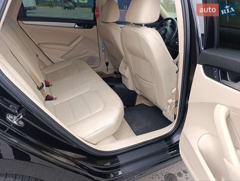 Седан Volkswagen Passat 2013 в Днепре