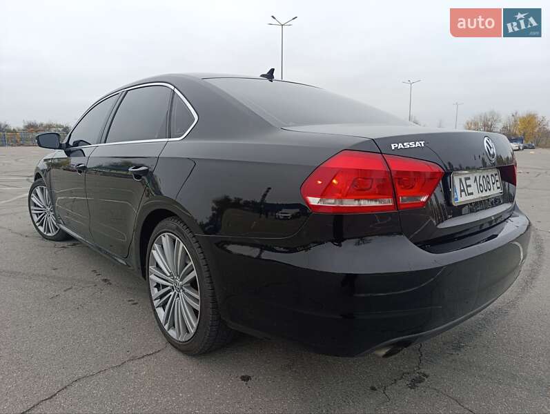 Седан Volkswagen Passat 2013 в Днепре