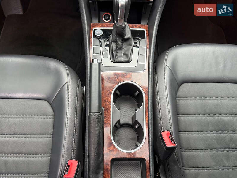 Седан Volkswagen Passat 2014 в Одессе