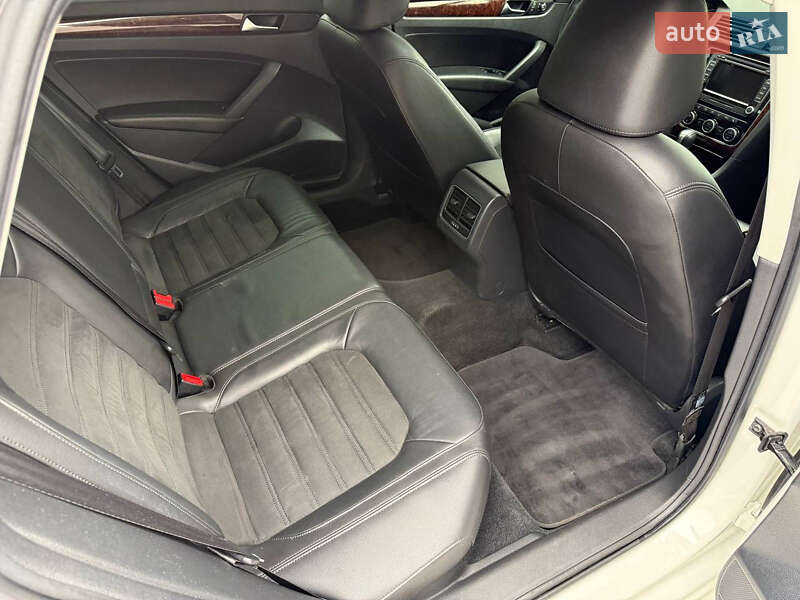 Седан Volkswagen Passat 2014 в Одессе