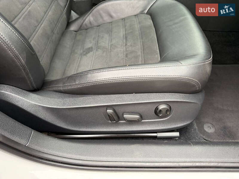 Седан Volkswagen Passat 2014 в Одессе