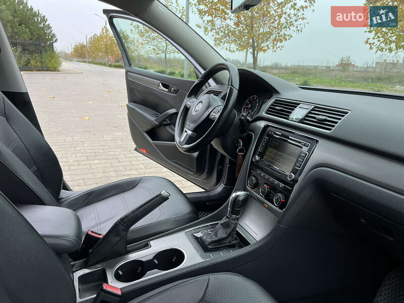Седан Volkswagen Passat 2013 в Одессе