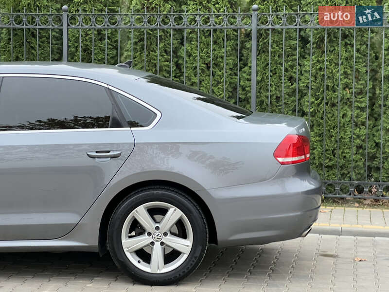 Седан Volkswagen Passat 2013 в Одессе