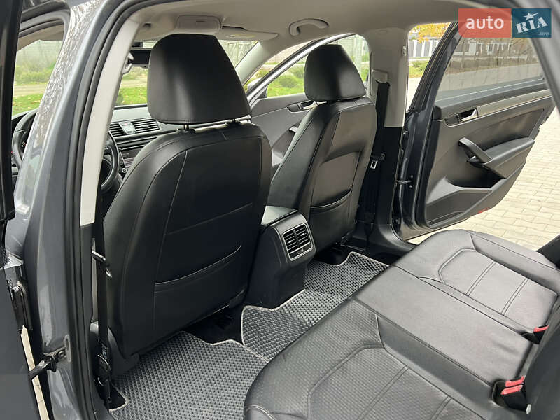 Седан Volkswagen Passat 2013 в Одессе