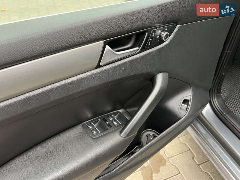 Седан Volkswagen Passat 2013 в Одессе