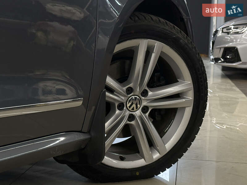 Седан Volkswagen Passat 2013 в Николаеве