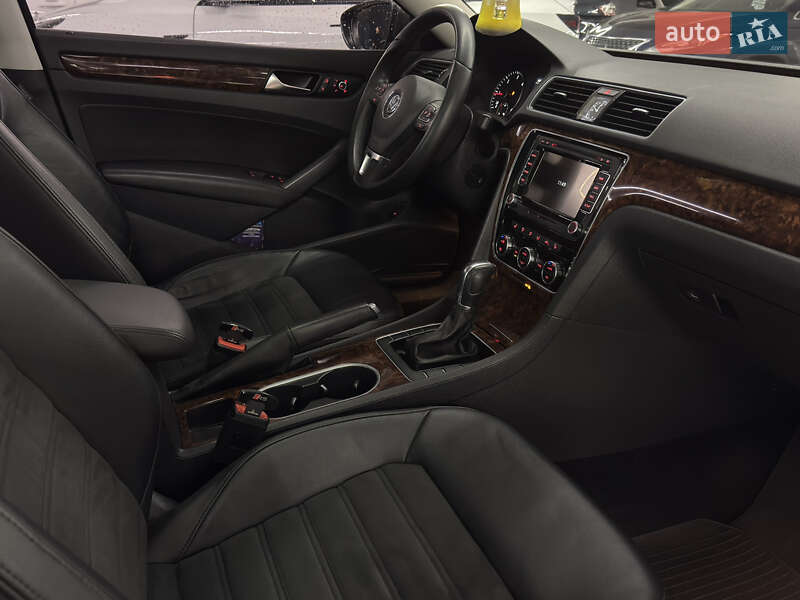 Седан Volkswagen Passat 2013 в Николаеве