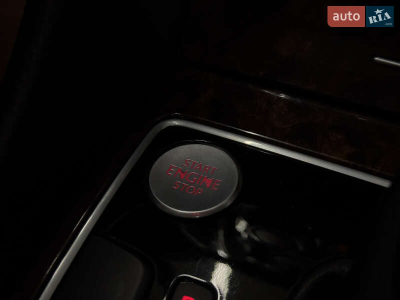 Седан Volkswagen Passat 2013 в Николаеве