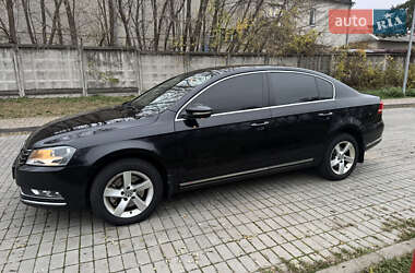 Седан Volkswagen Passat 2011 в Киеве