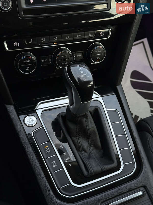 Универсал Volkswagen Passat 2016 в Житомире