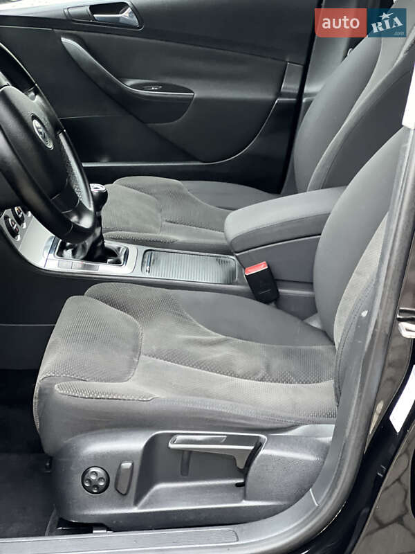 Седан Volkswagen Passat 2006 в Ивано-Франковске