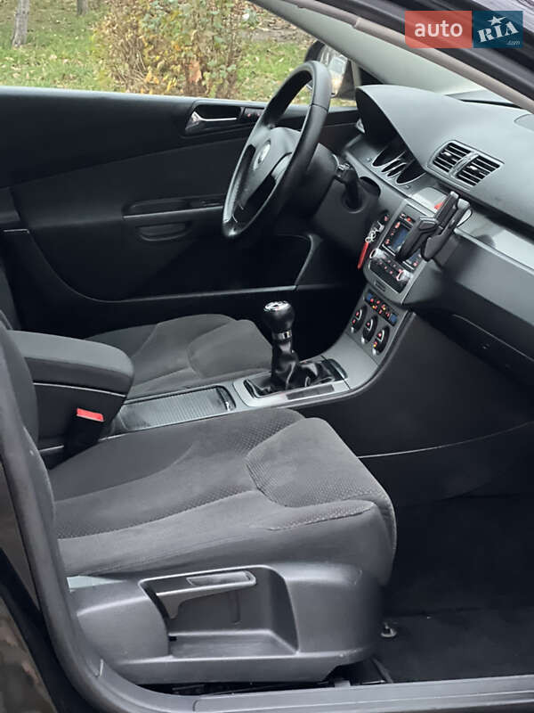 Седан Volkswagen Passat 2006 в Ивано-Франковске