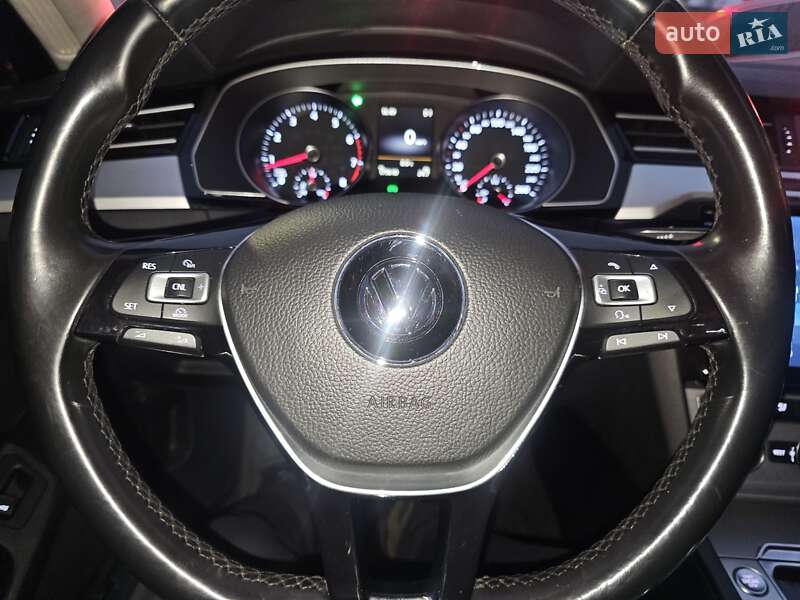 Седан Volkswagen Passat 2016 в Броварах фото 34 Седан Volkswagen Passat 2016 в Броварах