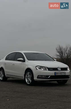 Седан Volkswagen Passat 2012 в Балті