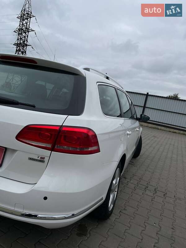Универсал Volkswagen Passat 2011 в Луцке фото 5 Универсал Volkswagen Passat 2011 в Луцке