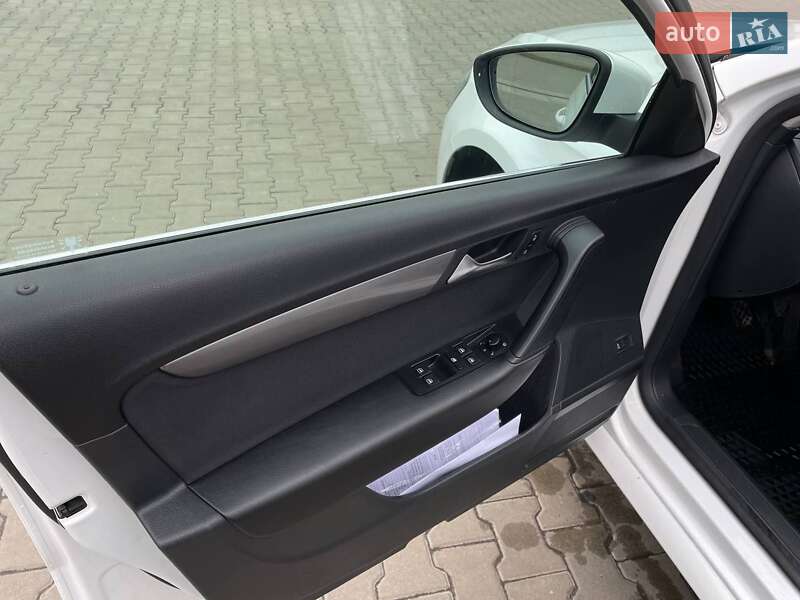 Универсал Volkswagen Passat 2011 в Луцке фото 40 Универсал Volkswagen Passat 2011 в Луцке