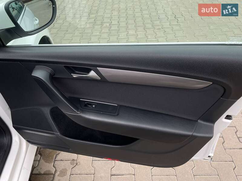 Универсал Volkswagen Passat 2011 в Луцке фото 50 Универсал Volkswagen Passat 2011 в Луцке