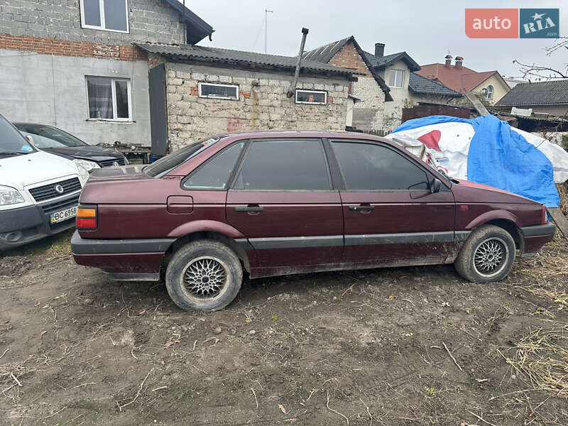 Седан Volkswagen Passat 1991 в Львове