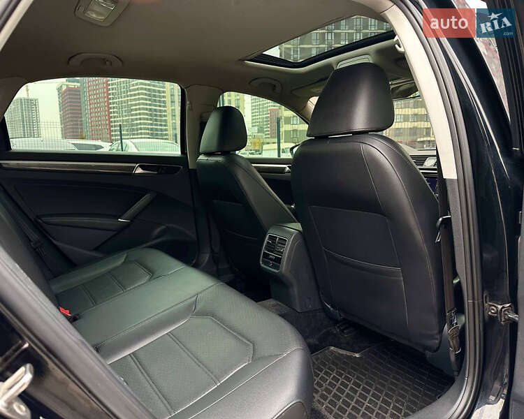 Седан Volkswagen Passat 2015 в Киеве