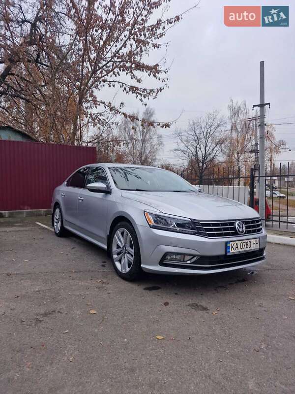 Седан Volkswagen Passat 2017 в Чернигове