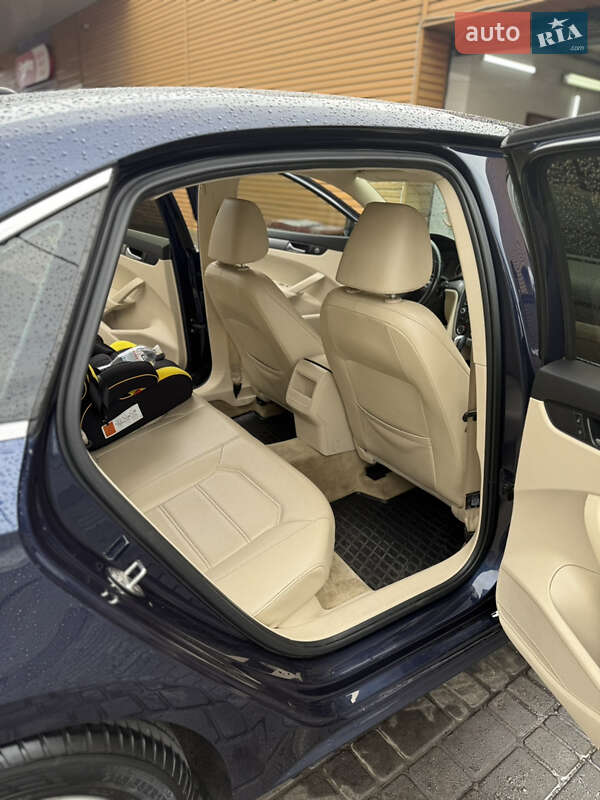 Седан Volkswagen Passat 2015 в Одесі фото 52 Седан Volkswagen Passat 2015 в Одесі