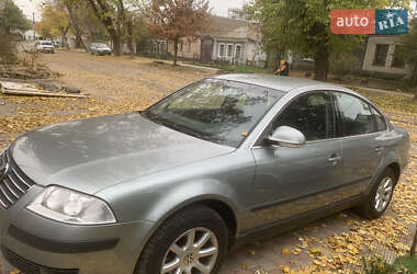 Седан Volkswagen Passat 2004 в Николаеве