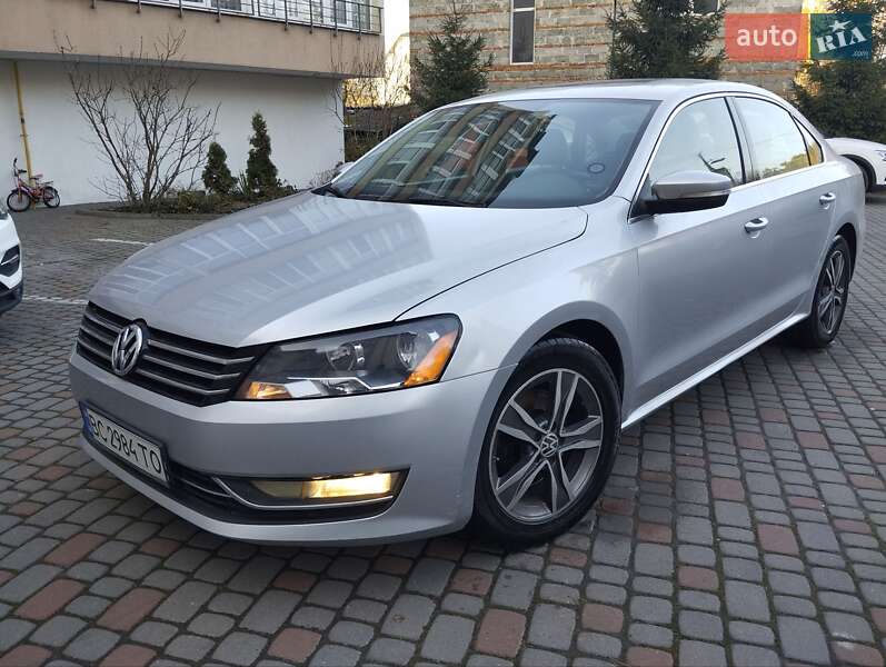 Седан Volkswagen Passat 2012 в Львове