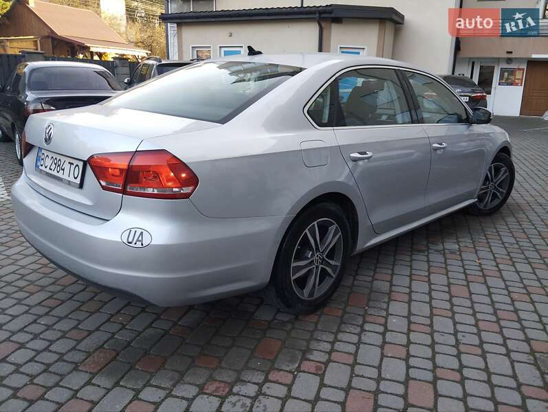 Седан Volkswagen Passat 2012 в Львове