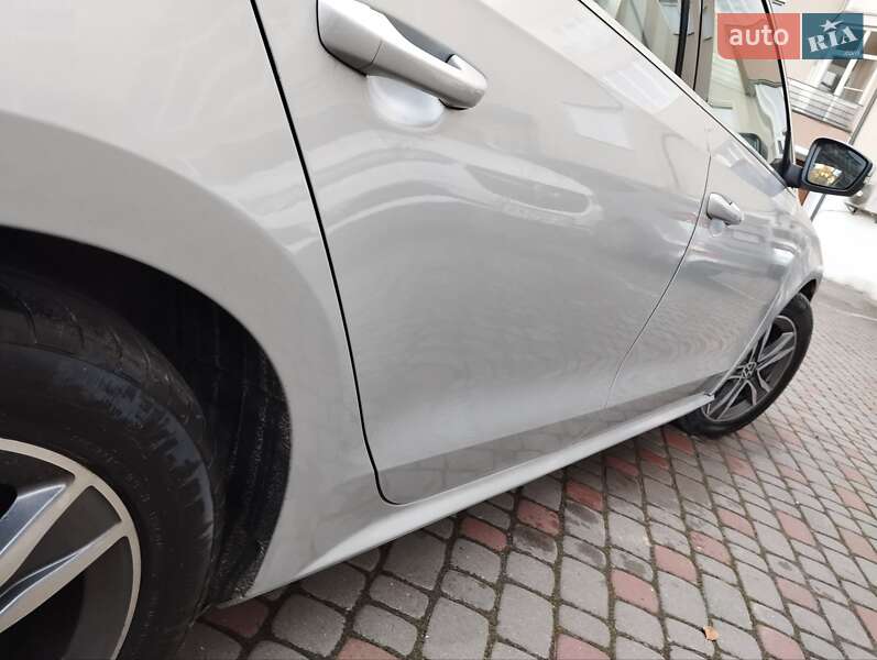 Седан Volkswagen Passat 2012 в Львове