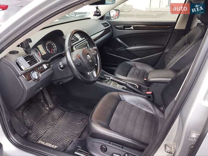 Седан Volkswagen Passat 2012 в Львове