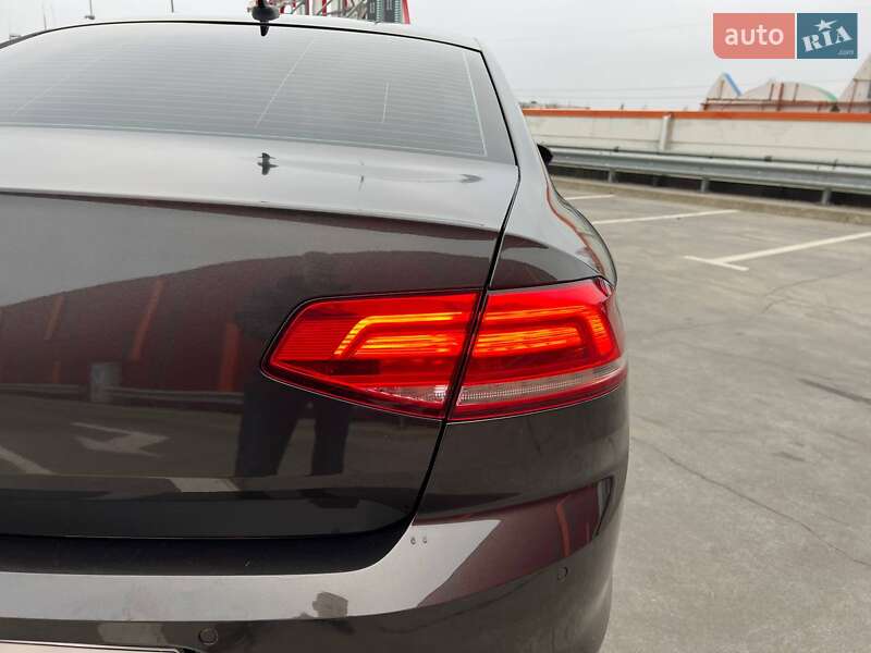 Седан Volkswagen Passat 2018 в Києві