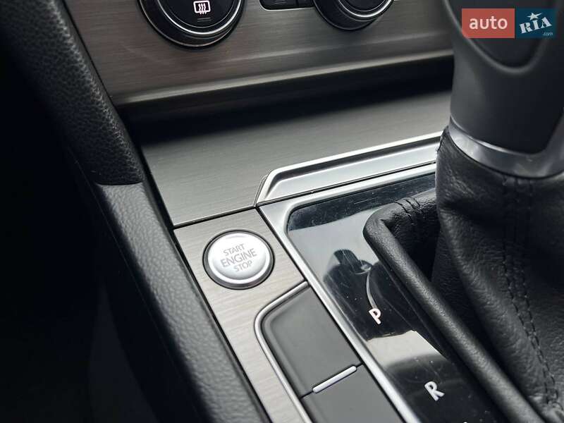 Седан Volkswagen Passat 2018 в Києві