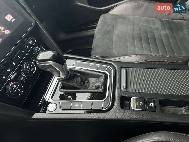 Универсал Volkswagen Passat 2018 в Львове