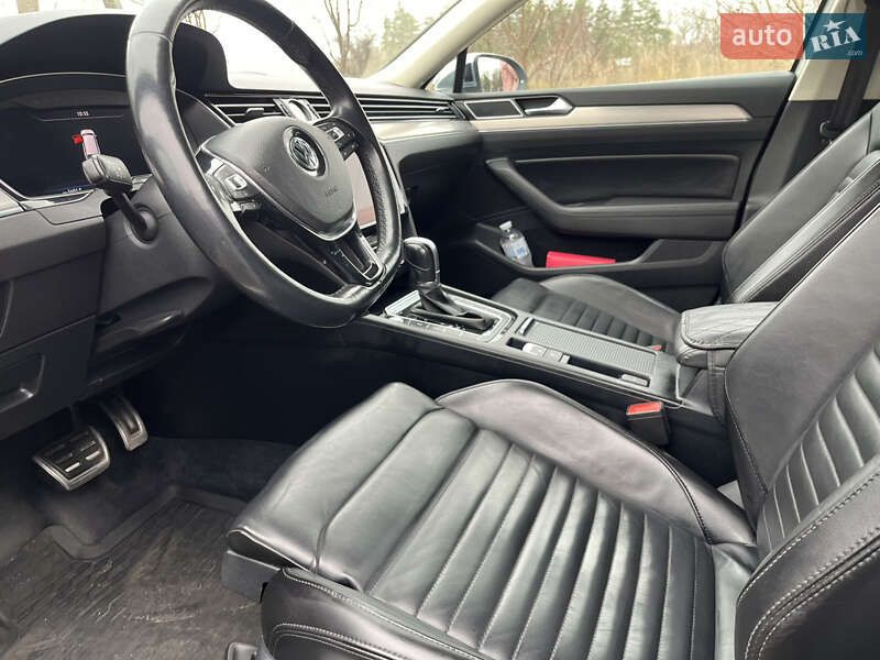 Универсал Volkswagen Passat 2017 в Ивано-Франковске