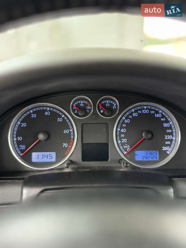 Универсал Volkswagen Passat 2004 в Ильинцах