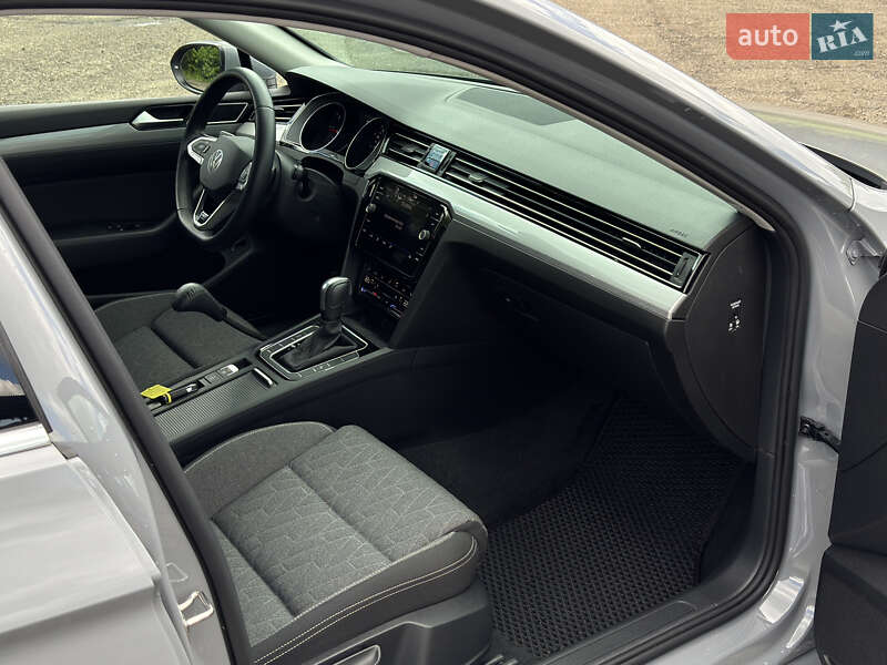 Универсал Volkswagen Passat 2023 в Долине фото 18 Универсал Volkswagen Passat 2023 в Долине