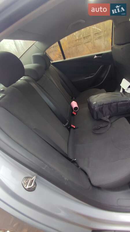 Седан Volkswagen Passat 2006 в Киеве фото 10 Седан Volkswagen Passat 2006 в Киеве