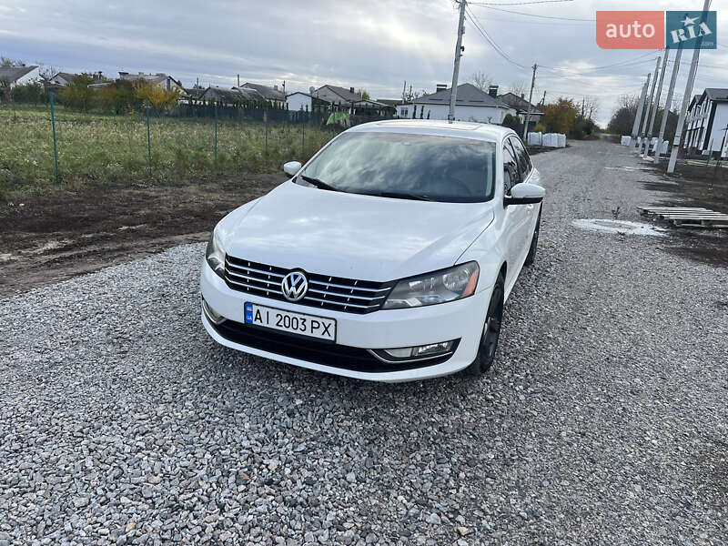 Седан Volkswagen Passat 2012 в Тетієві