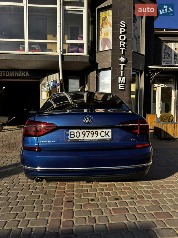 Седан Volkswagen Passat 2016 в Волочиске