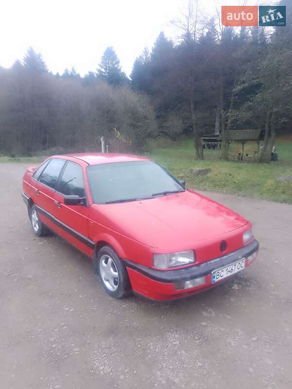 Седан Volkswagen Passat 1989 в Сколе