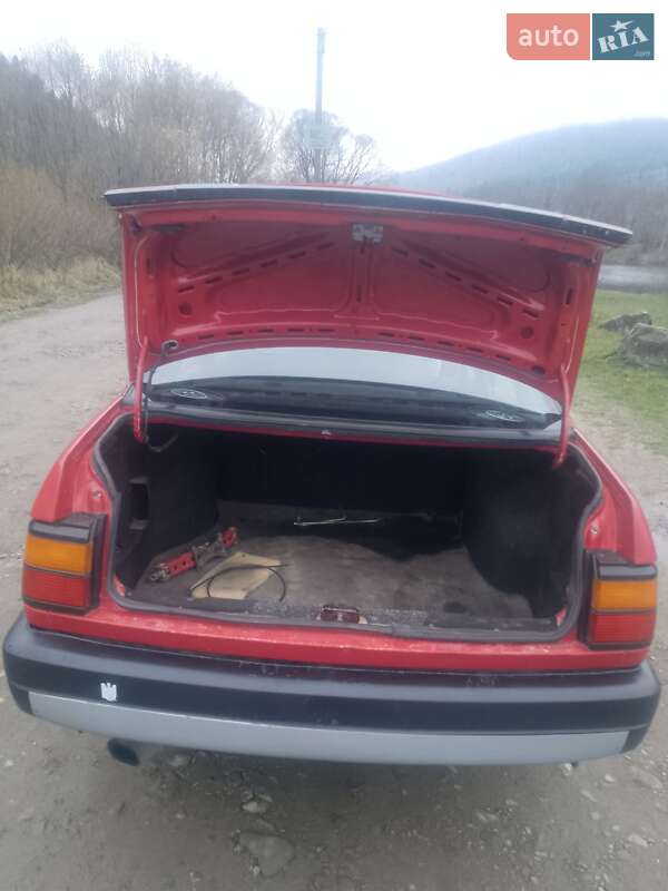 Седан Volkswagen Passat 1989 в Сколе